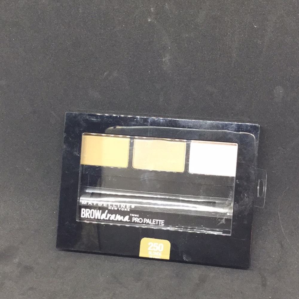 Eyebrow color